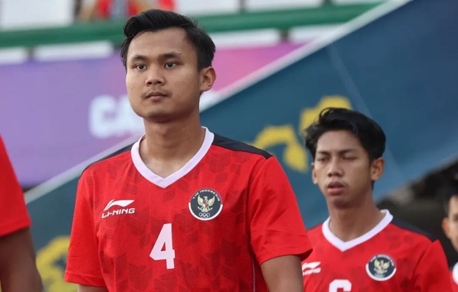 Bị AFC cấm thi đấu, cầu thủ Indonesia ẩu đả ở SEA Games 32 vẫn dự U23 Đông Nam Á - Ảnh 1. Bị AFC cấm thi đấu, cầu thủ Indonesia ẩu đả ở SEA Games 32 vẫn dự U23 Đông Nam Á - Ảnh 1.