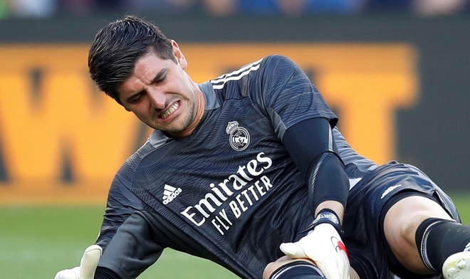 Courtois chấn thương nặng, Real Madrid nhận cú sốc trước mùa giải mới - Ảnh 1.