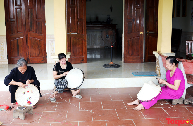 Gia Thanh bảo tồn văn hóa gắn với phát triển làng nghề làm nón lá - Ảnh 3.