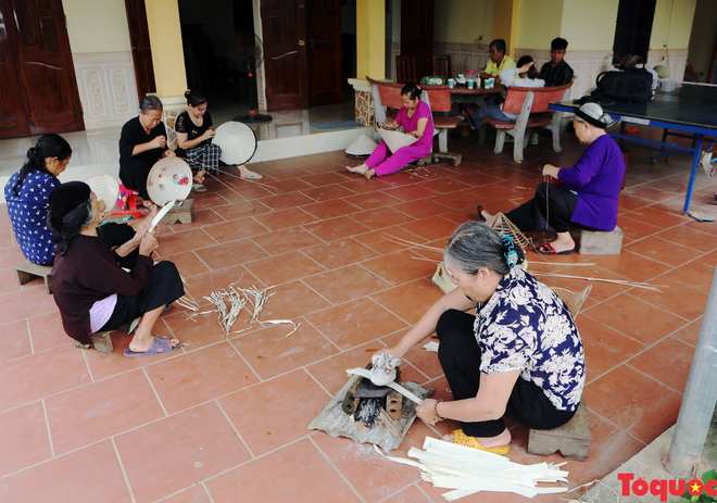 Gia Thanh bảo tồn văn hóa gắn với phát triển làng nghề làm nón lá - Ảnh 2.