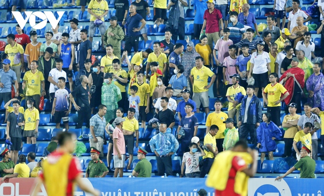 Hội CĐV Nam Định giải thể: Lời cảnh báo cho các đội bóng ở V-League - Ảnh 1.