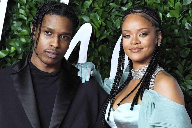Tỷ phú Rihanna chính thức hạ sinh con sau màn thông báo rung chuyển Super Bowl - Ảnh 4. Tỷ phú Rihanna chính thức hạ sinh con sau màn thông báo rung chuyển Super Bowl - Ảnh 4.
