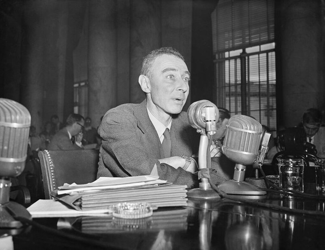 6 sự thật ít ai biết về J. Robert Oppenheimer cha đẻ của bom nguyên tử - Ảnh 5.
