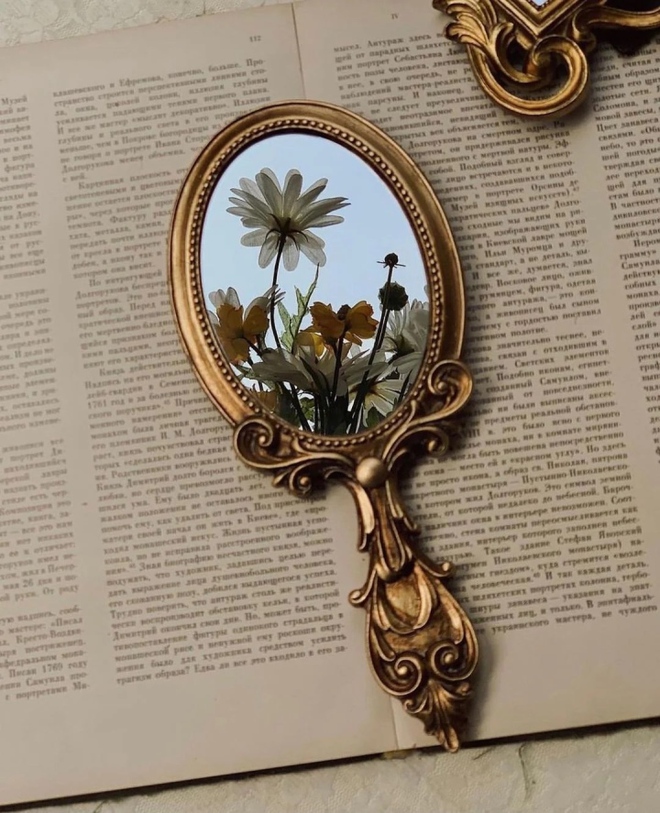 Những thứ n&ecirc;n v&agrave; kh&ocirc;ng n&ecirc;n đặt dưới gối khi đi ngủ - Ảnh 1.