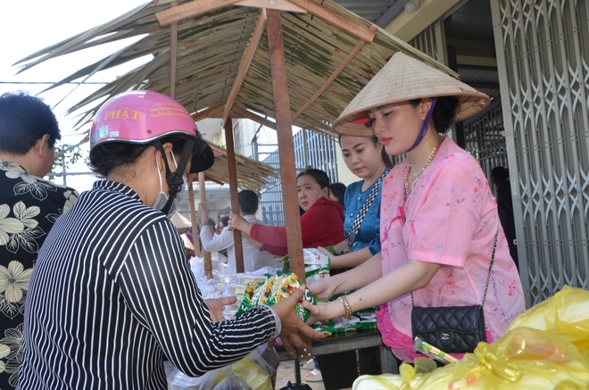 Phiên chợ lá độc nhất vô nhị ở Bạc Liêu - Ảnh 2.