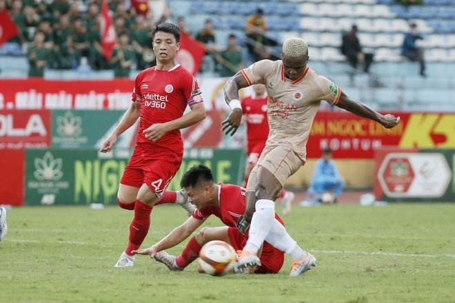 Quang Hải ghi bàn đầu tiên, CLB Công an Hà Nội tiến gần ngôi vô địch V-League - Ảnh 1.