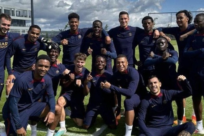 Ra quân không tốt, PSG cho Mbappe trở lại tập luyện cùng đội một - Ảnh 2.