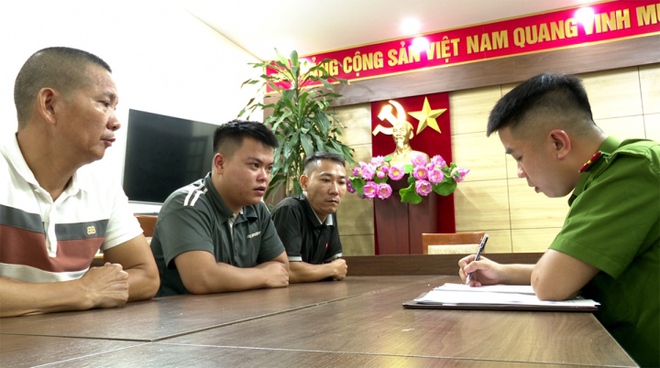 Khởi tố 3 phụ xe tham gia vụ đánh tài xế tuyến Thái Bình - Quảng Ninh - Ảnh 1.