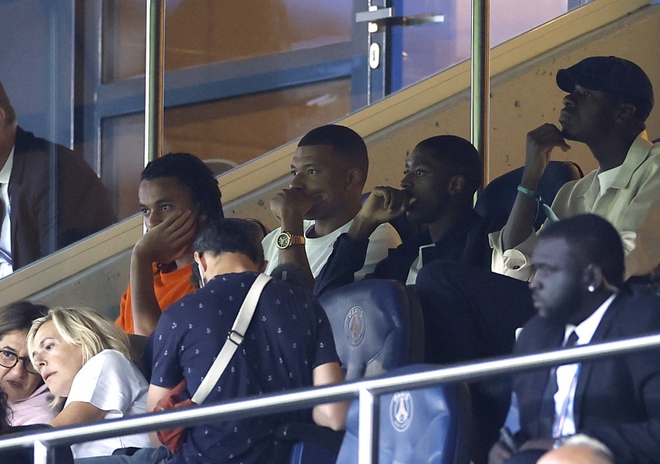 Mbappe ngồi trên khán đài, PSG gây thất vọng trong ngày ra quân Ligue 1 - Ảnh 2.