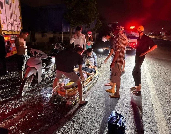 Truy tìm hung thủ đâm thương vong 2 thanh niên trong đêm ở Bình Thuận - Ảnh 1.