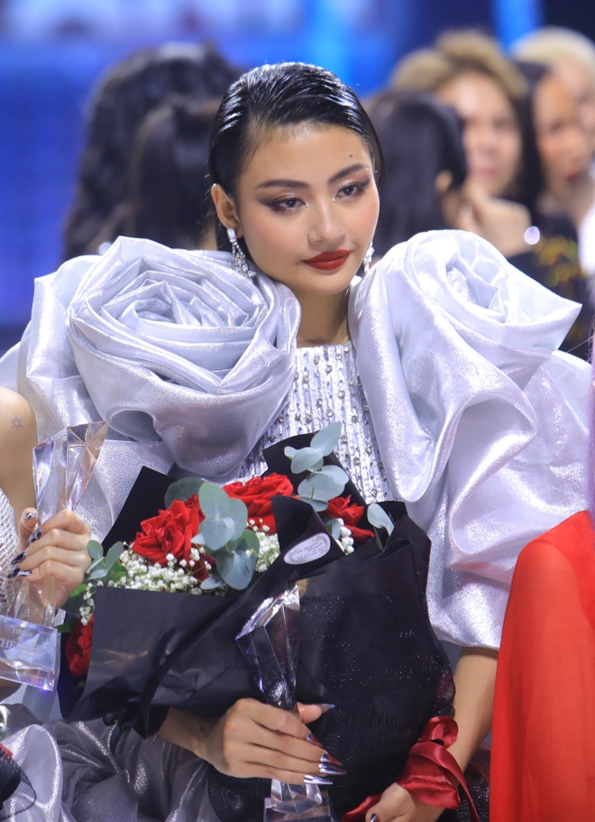 Học tr&ograve; Anh Thư chiến thắng The Face Vietnam 2023, biểu cảm bất b&igrave;nh của Vũ Thu Phương g&acirc;y ch&uacute; &yacute; - Ảnh 8.