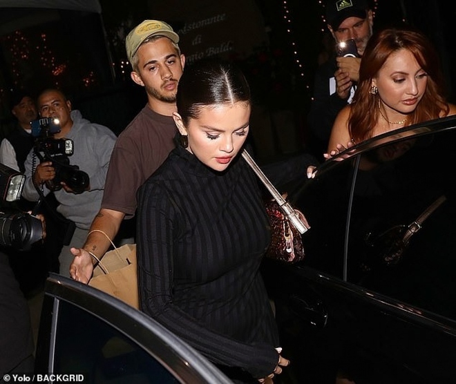 Selena Gomez hẹn h&ograve; c&ugrave;ng bạn th&acirc;n hiến thận cho m&igrave;nh sau tin đồn nghỉ chơi - Ảnh 5.