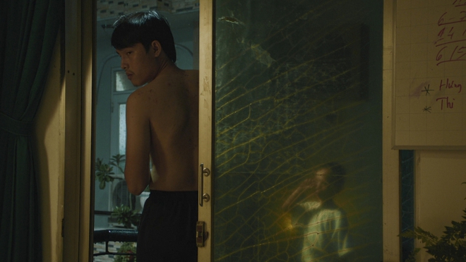 Bên Trong Vỏ Kén Vàng: Bộ phim đầu tay đầy khiêu khích và bí ẩn của đạo diễn Việt đoạt giải Cannes - Ảnh 1.