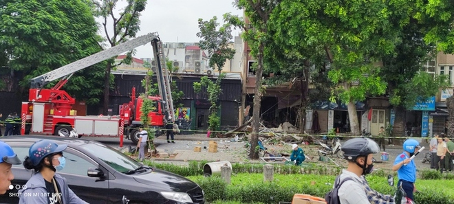 Hà Nội: Nổ lớn tại đường Yên Phụ, nhiều người bị thương - Ảnh 3.