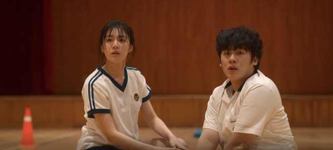 Nam chính đáng thương ở phim Hàn hay nhất 2023: Bị dìm nhan sắc còn phải nhìn nữ chính gần gũi người khác - Ảnh 1.
