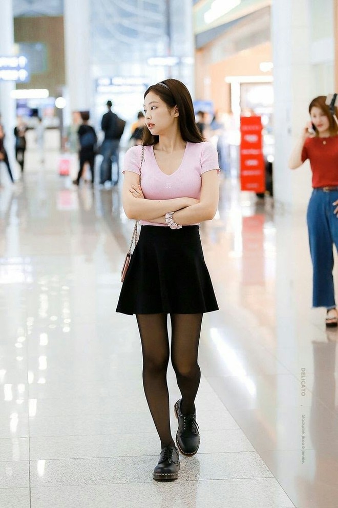 Jennie (BlackPink) mặc gì ra sân bay suốt 7 năm qua? - Ảnh 5.