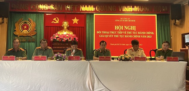 TPHCM: Nhiều người gặp rắc rối tại sân bay sau khi... phẫu thuật thẩm mỹ! - Ảnh 1.