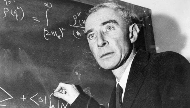 Oppenheimer - Cha đẻ bom hạt nhân và những phát ngôn gây tranh cãi trong lịch sử - Ảnh 1.