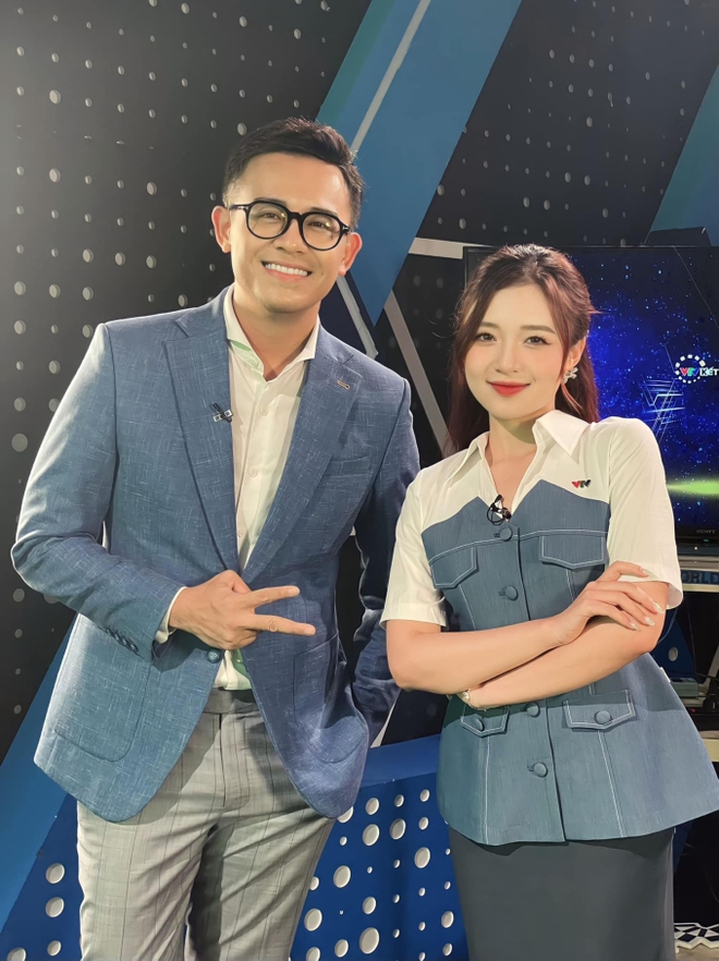 MC Phương Thảo VTV tiết lộ sự thật trong hậu trường ghi hình bản tin khiến netizen bất ngờ - Ảnh 2.