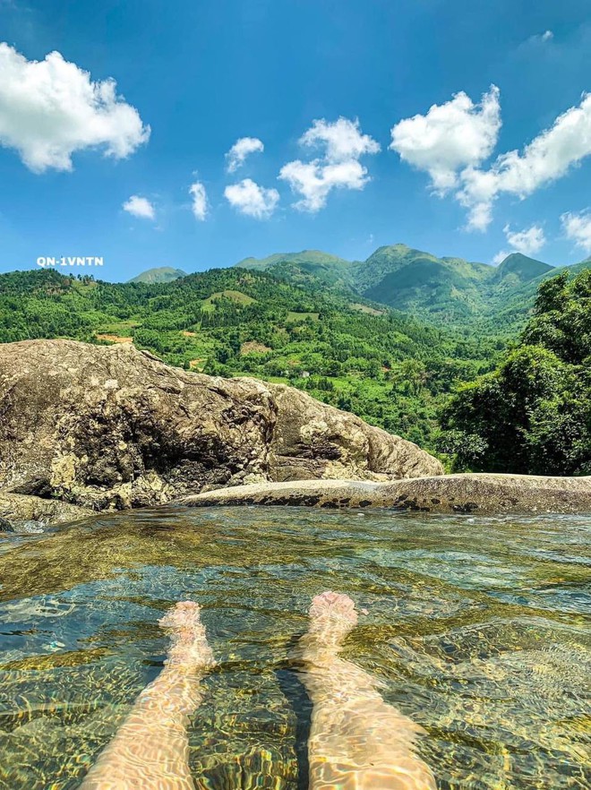 Đi Quảng Ninh tắm biển cả hè rồi, giờ phải đổi gió ngắm thác ngâm mình bên suối mát đi thôi - Ảnh 12.