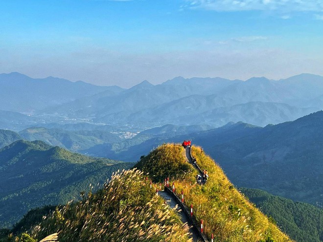 Đi Quảng Ninh tắm biển cả hè rồi, giờ phải đổi gió ngắm thác ngâm mình bên suối mát đi thôi - Ảnh 9.