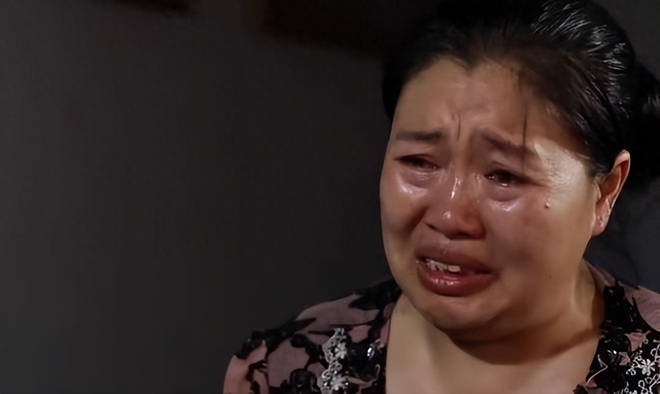 Con g&aacute;i bị bắt c&oacute;c năm 3 tuổi, 17 năm sau gia đ&igrave;nh b&agrave;ng ho&agrave;ng ph&aacute;t hiện con đang sống ở b&ecirc;n kia đường - Ảnh 1.