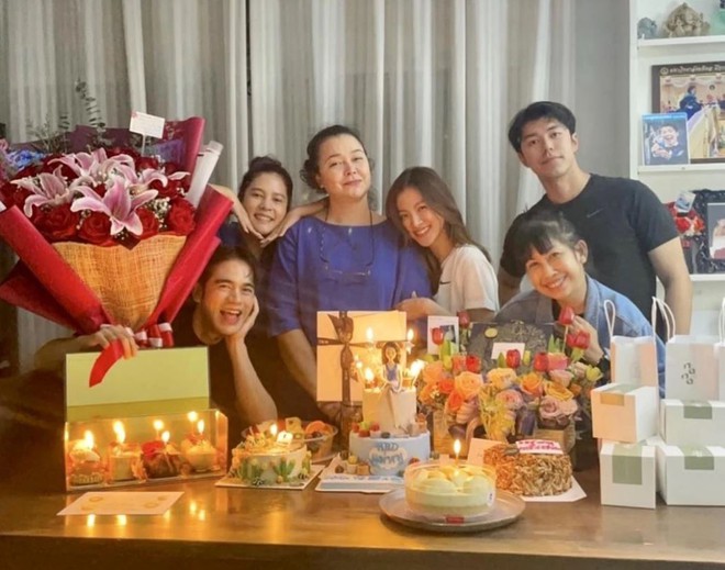 Mẹ Nine Naphat c&oacute; động th&aacute;i g&acirc;y tranh c&atilde;i giữa l&uacute;c con trai v&agrave; Baifern hẹn h&ograve; l&atilde;ng mạn - Ảnh 6.