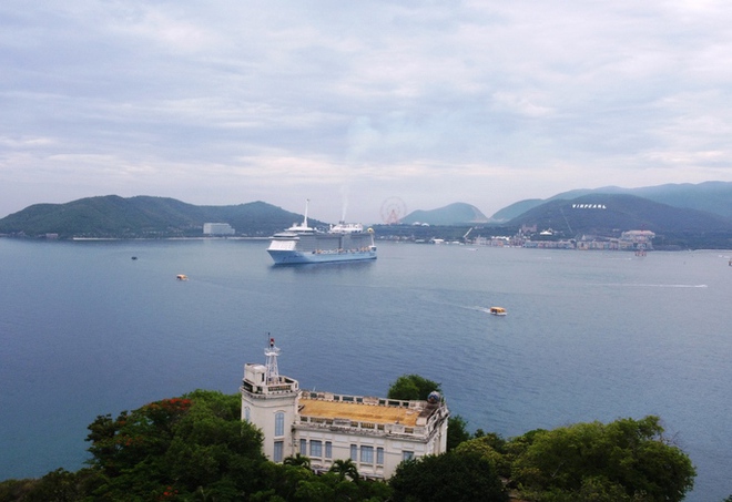 Du thuyền Spectrum of the Seas lớn nhất Ch&acirc;u &Aacute; đến Nha Trang - Ảnh 1.
