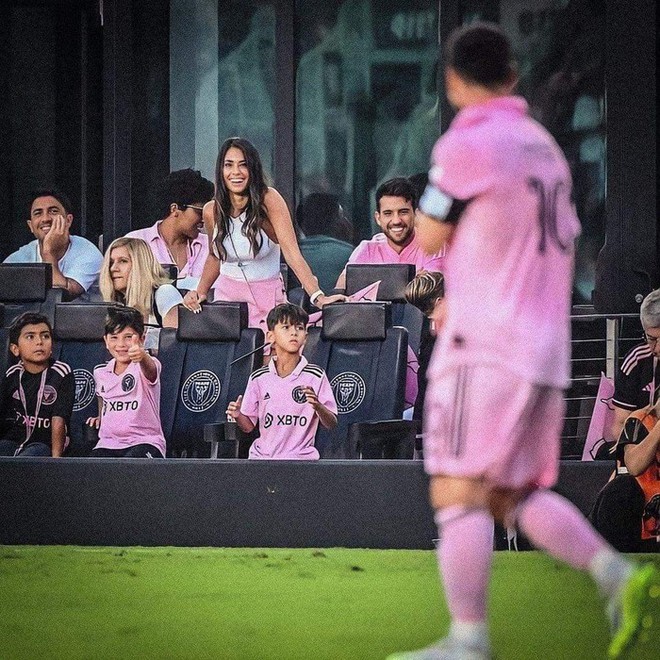 Bất cứ người đàn ông nào cũng có thể cạnh tranh với Messi làm ông bố tuyệt với - Ảnh 1.