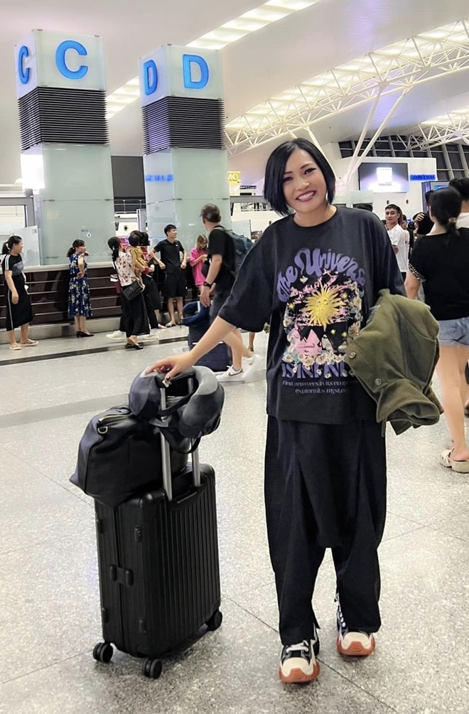 Sao Việt 20/8: Trịnh Kim Chi được chồng tặng xe, b&agrave; x&atilde; Ch&iacute; T&agrave;i trẻ đẹp ở tuổi 64 - Ảnh 6.