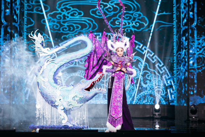 Lễ hội văn hóa bùng nổ trong đêm Trang phục dân tộc Miss Grand Vietnam 2023: Hết trống lân, cà kheo đến cải lương, hát bội - Ảnh 7.