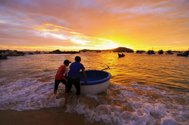 Đi l&agrave;ng ch&agrave;i đẹp hoang sơ nhất Ph&uacute; Y&ecirc;n trong 3 ng&agrave;y 2 đ&ecirc;m với chi ph&iacute; chưa tới 2 triệu đồng - Ảnh 1.