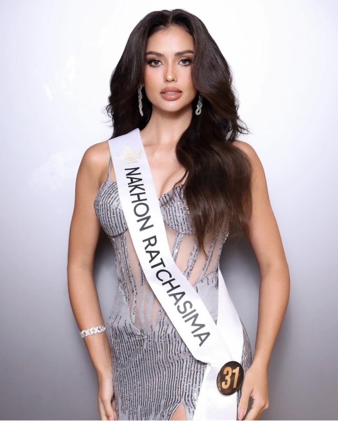 Tân Miss Universe Thái Lan: Bông hồng lai nóng bỏng, biết nói tiếng Việt và từ bỏ vương miện quốc tế để thi lại - Ảnh 8.