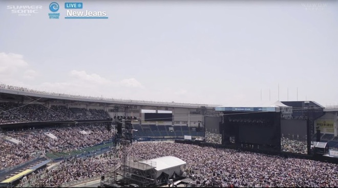 Thu h&uacute;t đ&aacute;m đ&ocirc;ng khủng từ Mỹ đến Nhật, cư d&acirc;n mạng cho&aacute;ng ngợp trước độ nổi tiếng của NewJeans - Ảnh 4.