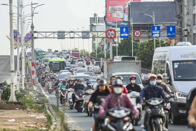 Hà Nội: Cầu Vĩnh Tuy sắp đi vào hoạt động, người dân kỳ vọng sẽ giảm thiểu ùn tắc giao thông - Ảnh 20.