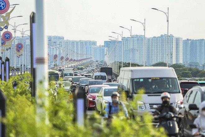 Hà Nội: Cầu Vĩnh Tuy sắp đi vào hoạt động, người dân kỳ vọng sẽ giảm thiểu ùn tắc giao thông - Ảnh 19.
