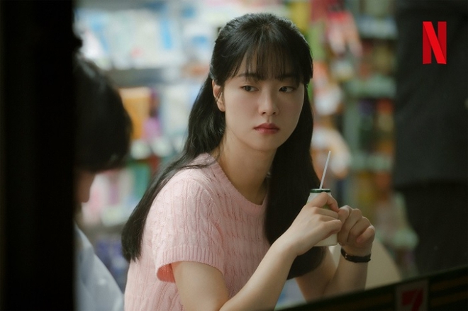 Đóa hoa nở muộn của màn ảnh Hàn quá đẹp trong phim mới, 34 tuổi vẫn vào vai nữ sinh cực mượt - Ảnh 2.