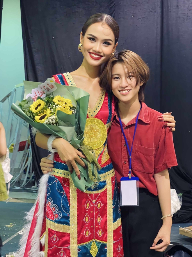 15 tuổi làm tác phẩm Trống Lân ở Miss Grand Vietnam 2023: Dành 2 tháng để hoàn thiện, là cột mốc xịn để flex - Ảnh 8.