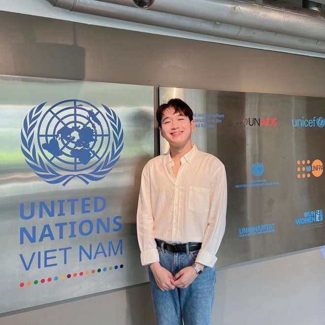 Hot boy RMIT từng nổi đ&igrave;nh đ&aacute;m MXH sau 4 năm: Mua đất ở tuổi 21, đặt ch&acirc;n đến 10 quốc gia, nhan sắc g&acirc;y bất ngờ - Ảnh 3.