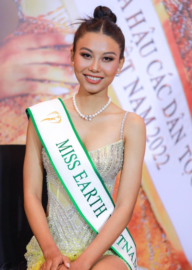 Á hậu Thạch Thu Thảo xuất hiện nổi bật, áp lực khi lần đầu huấn luyện thí sinh Miss Earth Vietnam 2023 - Ảnh 6.