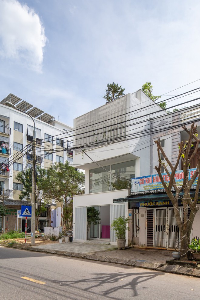 Nh&agrave; tản bộ g&acirc;y ấn tượng với thiết kế theo chiều dọc - Ảnh 1.
