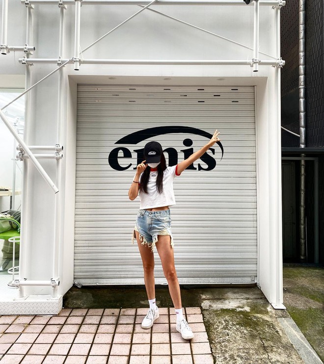 Chị đẹp U40 trong Moving g&acirc;y bất ngờ với style đời thường qu&aacute; cool, tr&ocirc;ng trẻ ra đến 5 tuổi - Ảnh 6.