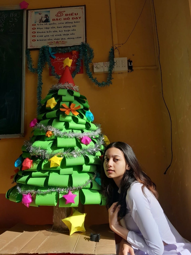 C&ocirc; g&aacute;i g&acirc;y b&atilde;o với clip 4 chục ng&agrave;n thi Miss Cosmo Vietnam: Con lai Việt - Mỹ, 7 tuổi đi b&aacute;n kẹo k&eacute;o - Ảnh 6.