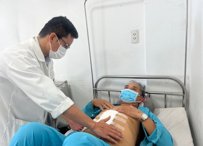 Cắt gan th&agrave;nh c&ocirc;ng cứu sống bệnh nh&acirc;n ung thư gan v&agrave; suy tim nặng - Ảnh 1.