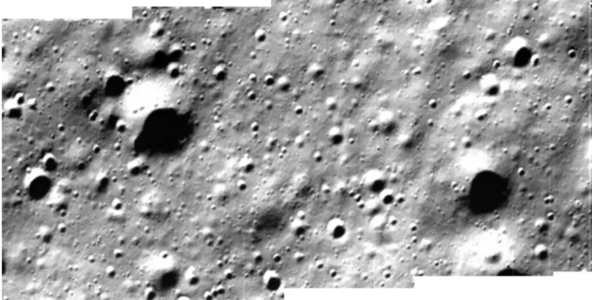 Bức đầu tiên về Mặt Trăng từ tàu vũ trụ Ấn Độ - Ảnh 2.
