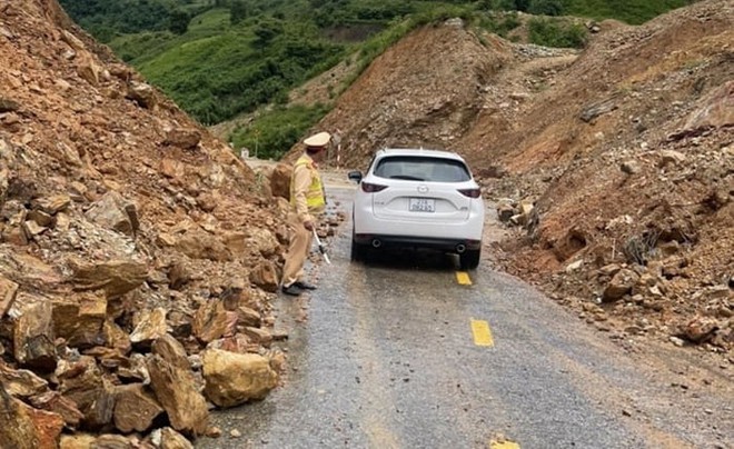 Miền Bắc mưa d&ocirc;ng diện rộng, cảnh b&aacute;o sạt lở v&agrave; lũ qu&eacute;t tại hơn 100 huyện - Ảnh 1.