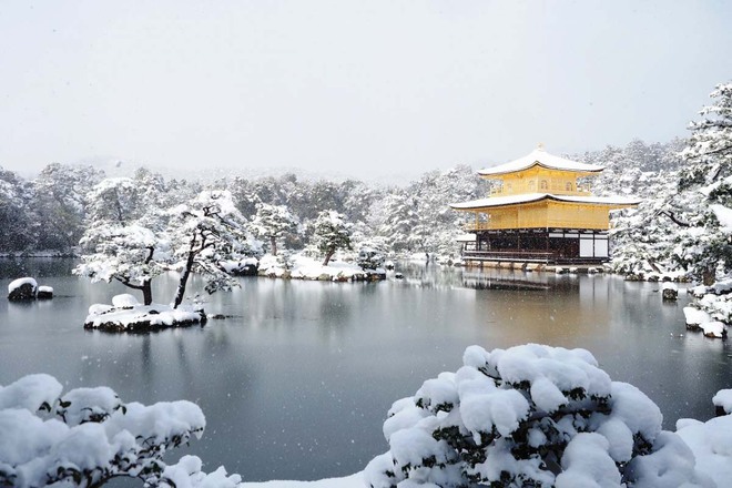 Một ngôi chùa dát vàng cực hút khách ở Nhật Bản, có lịch sử hơn 600 năm, tượng trưng cho thiên đường hạnh phúc - Ảnh 2.