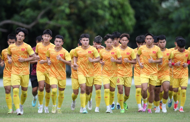 HLV Hoàng Anh Tuấn: “U23 Việt Nam hiện rất khác so với đội hình dự SEA Games 32” - Ảnh 2.