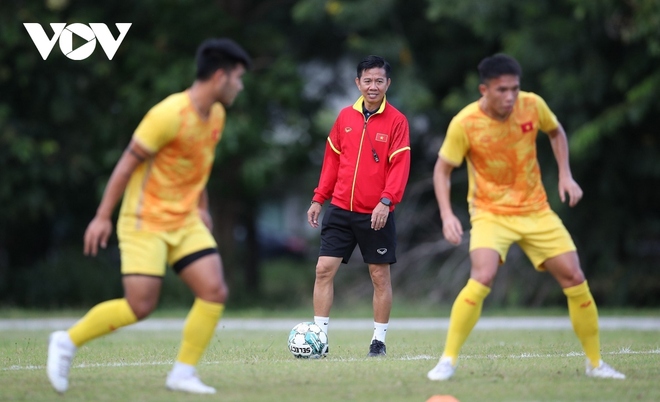 U23 Việt Nam tập chống bài tủ của U23 Indonesia trước chung kết U23 Đông Nam Á - Ảnh 3.