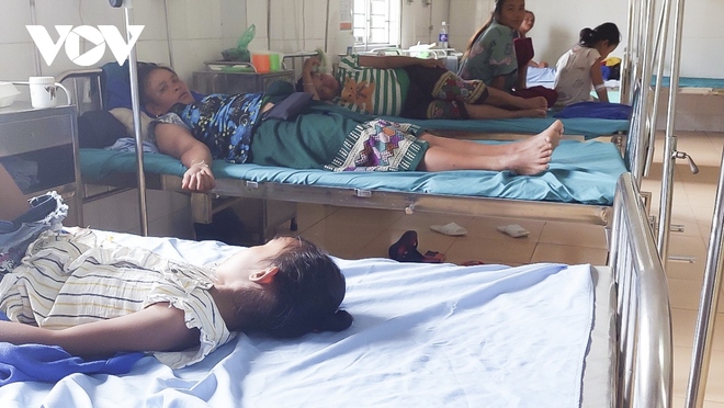 Bệnh nhân nghi uống nước nhiễm thuốc diệt cỏ ở Điện Biên đã ổn định - Ảnh 1.